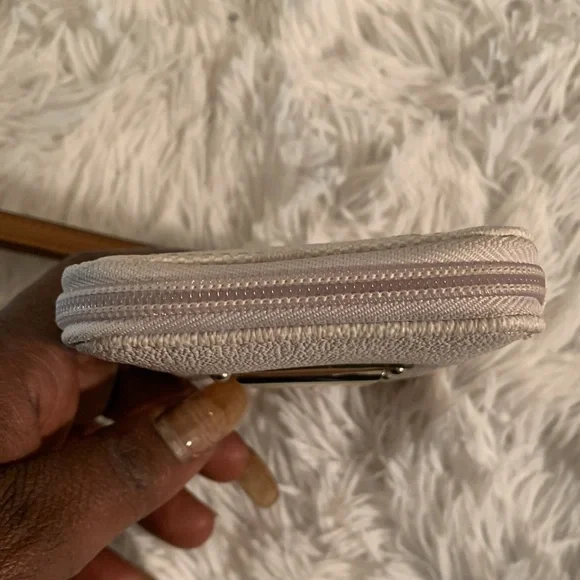 💥GUESS WRISTLET💥 - Picture 11 of 13